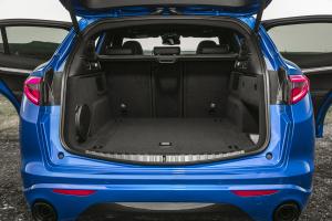 Alfa Romeo Stelvio Veloce 2020 года  (UK)